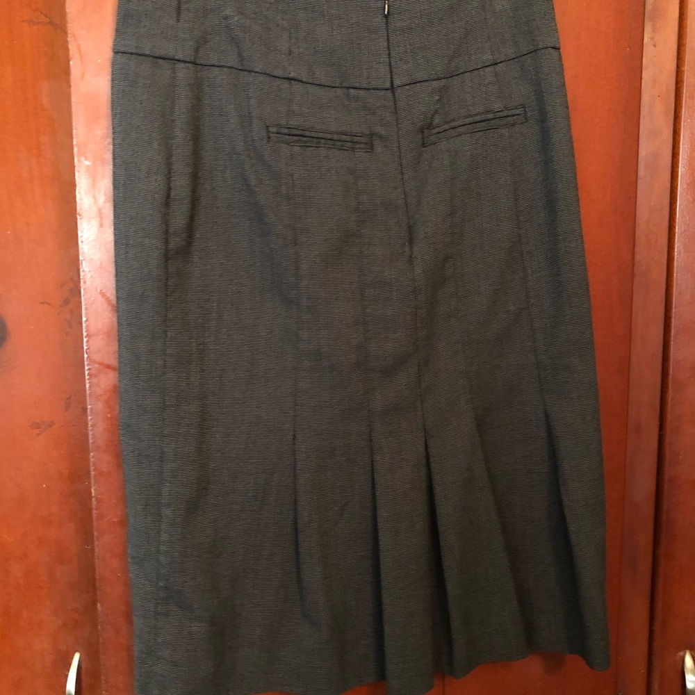 Charcoal grey pencil skirt. Size 8. Worthington.